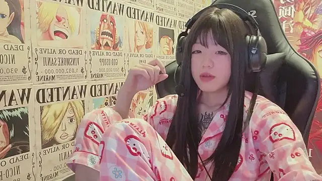 Snapshot of SNAKEgirlQAQ chatting on 06.05.26 SNAKEgirlQAQ online show from 06.05.26