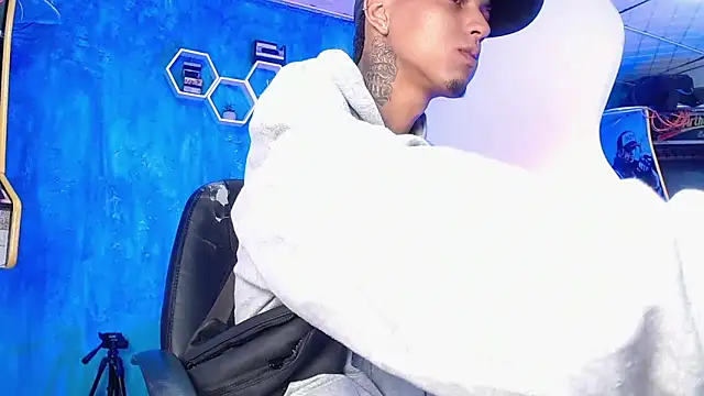 Liam lee online show from 01.07.25