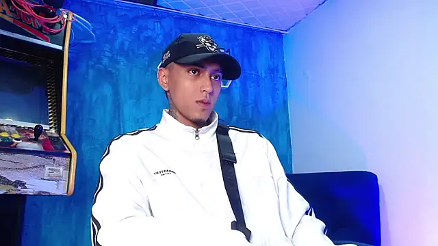 Liam lee online show from 02.04.25