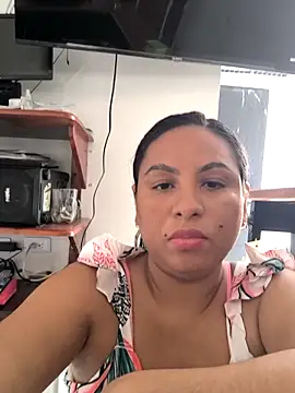 Snapshot of Francesca_ferrari chatting on 04.28.26 Francesca ferrari online show from 04.28.26