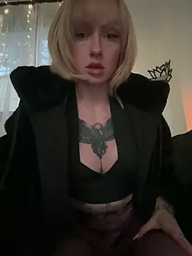 haileyhope  online show from 03.31.26