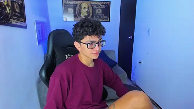 Snapshot of TylerWhite_ chatting on 03.07.25 TylerWhite online show from 03.07.25