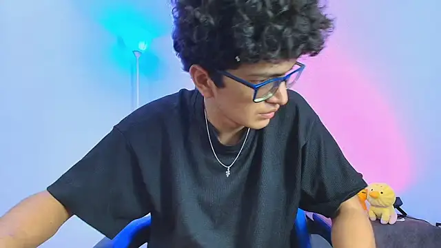 TylerWhite  online show from 12.04.25