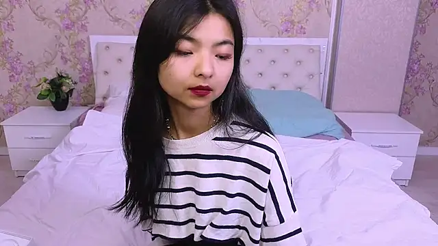 Shy Kira online show from 12.02.24