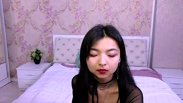 Shy Kira online show from 12.03.24