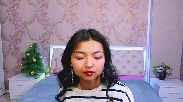 Shy Kira online show from 01.05.25