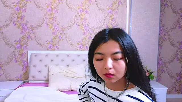 Shy Kira online show from 01.24.25