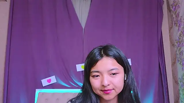 Shy Kira online show from 02.12.25