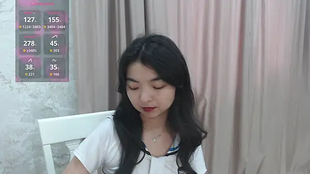 Snapshot of Shy_Kira chatting on 07.14.26 Shy Kira online show from 07.14.26