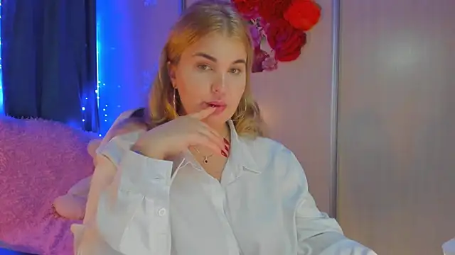 CoraSwon online show from 02.04.25