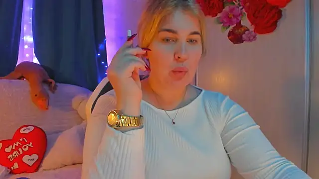 CoraSwon online show from 02.09.25