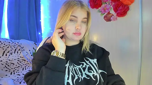 CoraSwon online show from 02.10.25