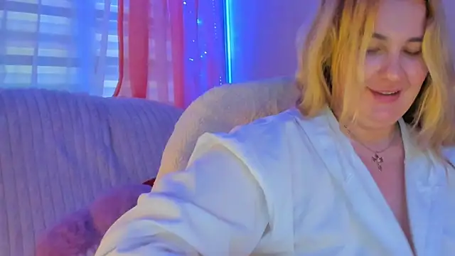 CoraSwon online show from 03.17.25