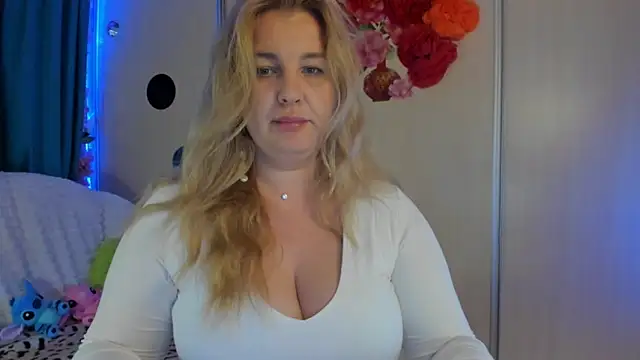 CoraSwon online show from 09.25.25