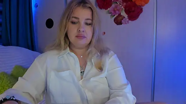 CoraSwon online show from 10.04.25