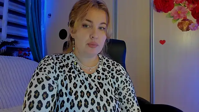 CoraSwon online show from 11.05.25