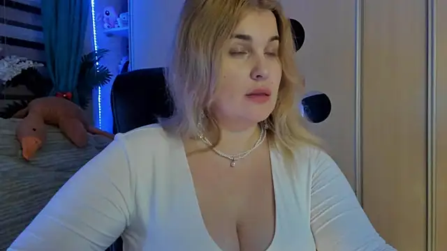 CoraSwon online show from 02.16.26