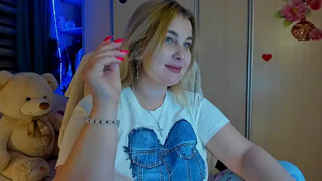 CoraSwon online show from 03.25.26