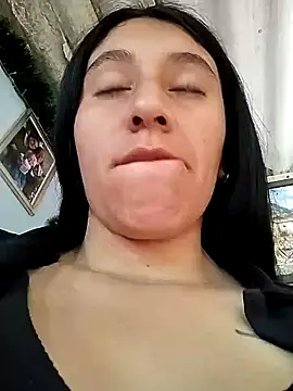 Nathalia-001 online show from 12.14.24