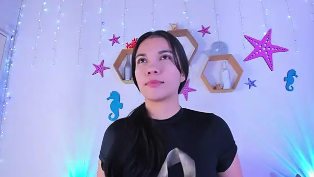 Snapshot of Emiily_Parkerr chatting on 11.11.25 Emiily Parkerr online show from 11.11.25