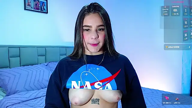 Snapshot of astrid-omega chatting on 02.11.25 astrid-omega online show from 02.11.25