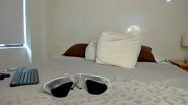 melisa ferretti online show from 11.10.25