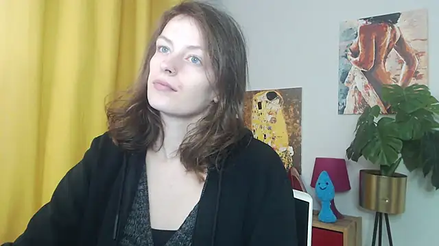 juicyNadine online show from 11.04.25