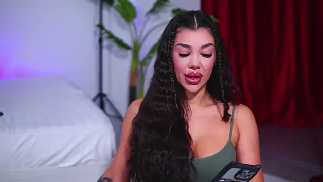 NatyDesiree online show from 10.04.25