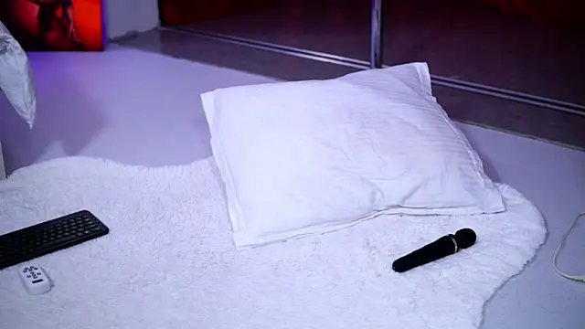 NatyDesiree online show from 11.19.25