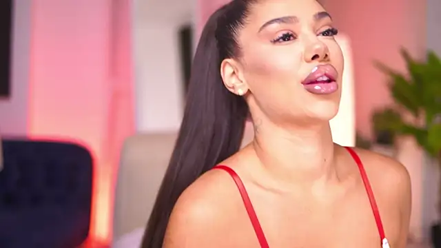 NatyDesiree online show from 02.15.26