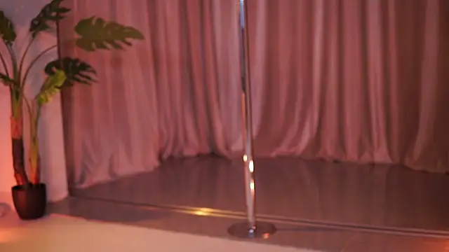 NatyDesiree online show from 03.29.26