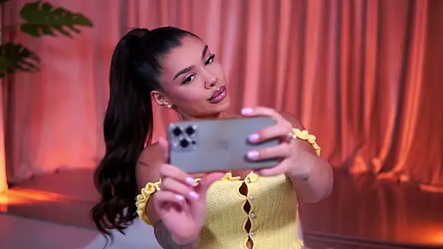 NatyDesiree online show from 04.08.26