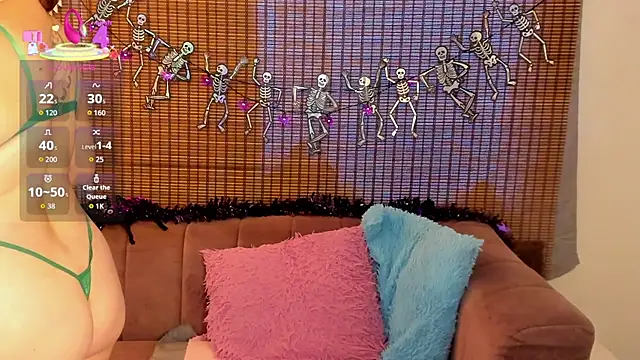 ariana cross online show from 10.25.25