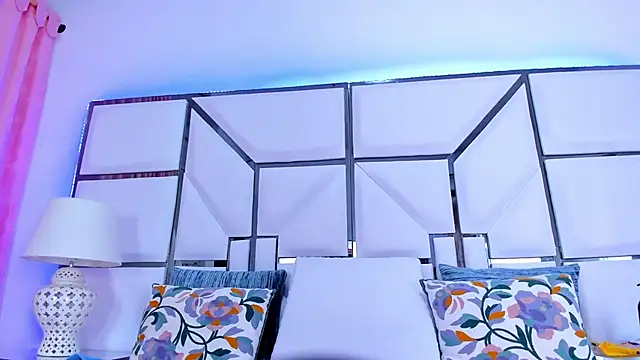 RileySweett online show from 02.19.25