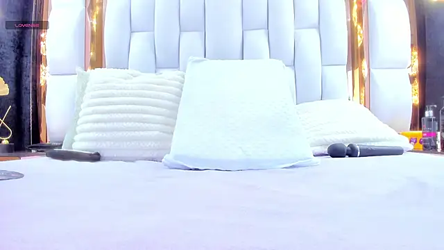 RileySweett online show from 10.27.25