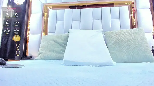 RileySweett online show from 12.21.25