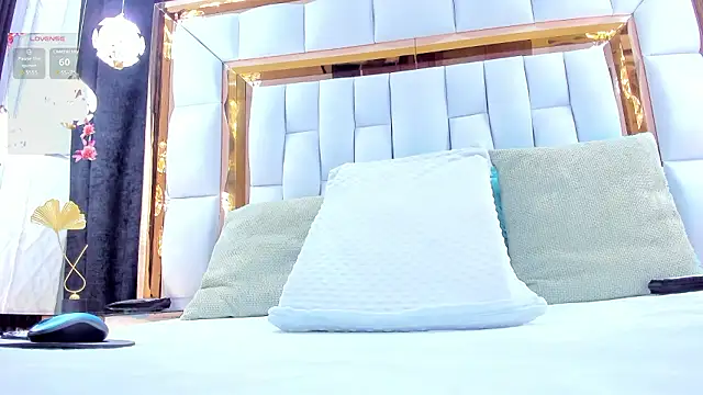 RileySweett online show from 02.05.26