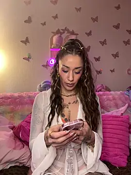 Chachou000 online show from 11.17.25