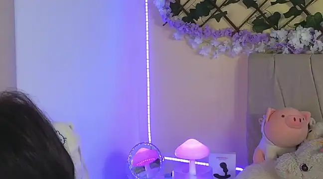 Baby Xian online show from 02.18.25