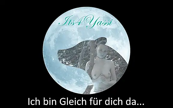 Snapshot of its4Yassi chatting on 09.28.25 its4Yassi online show from 09.28.25