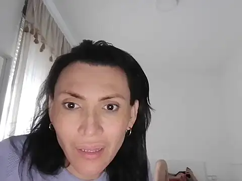 KimberllySaeez online show from 03.27.26