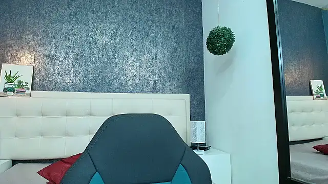 Lindsey8 online show from 03.19.25