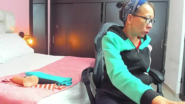 daniela xue online show from 02.27.25