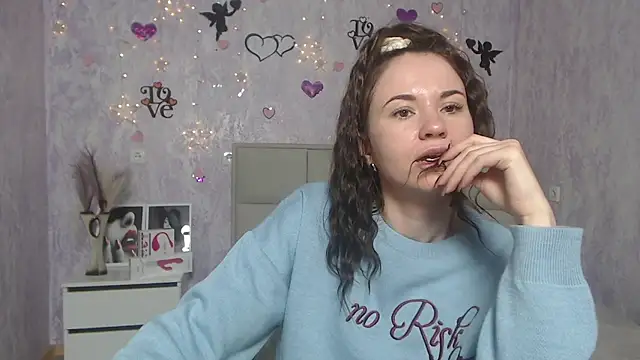 KaraCriegs online show from 03.06.25