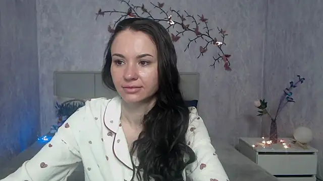 Snapshot of KaraCriegs chatting on 02.20.26 KaraCriegs online show from 02.20.26