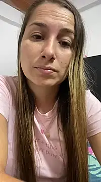 Snapshot of Iris_love18 chatting on 02.20.25 Iris love18 online show from 02.20.25