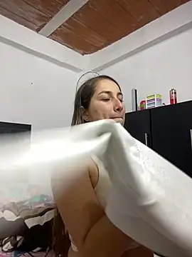 Snapshot of Iris_love18 chatting on 02.20.25 Iris love18 online show from 02.20.25