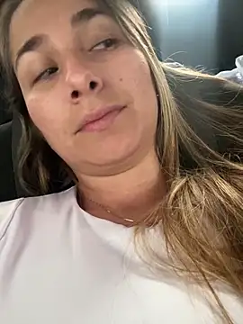 Snapshot of Iris_love18 chatting on 02.25.25 Iris love18 online show from 02.25.25