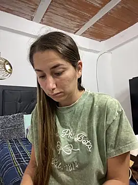 Snapshot of Iris_love18 chatting on 03.04.25 Iris love18 online show from 03.04.25