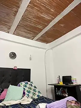 Snapshot of Iris_love18 chatting on 03.09.25 Iris love18 online show from 03.09.25